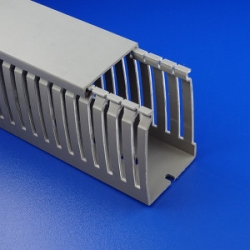 Kanał grzebieniowy premium KGP 25x60 dł. 2m