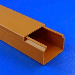 Listwa brązowa jasna LBJ 17x15 dł. 2m